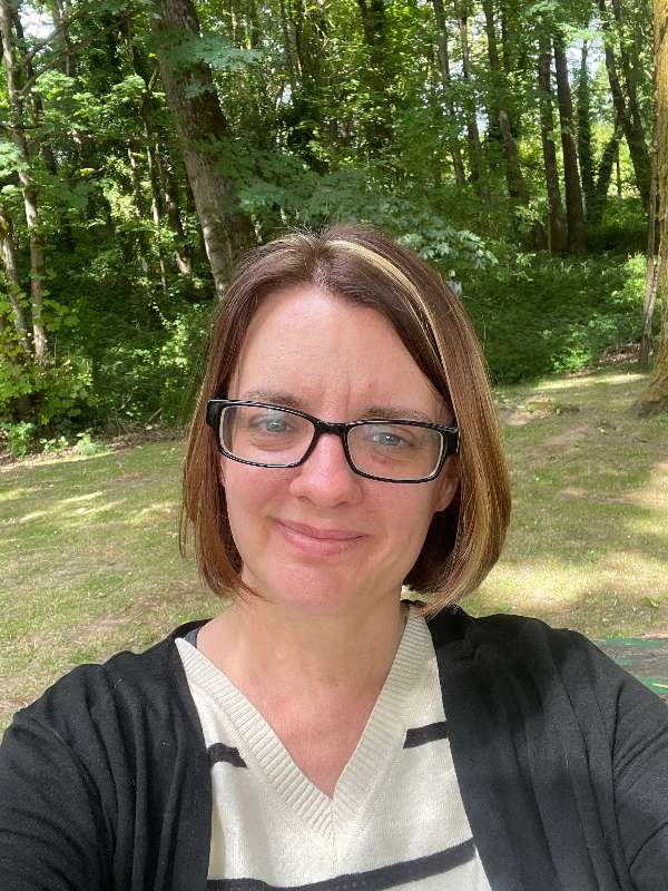 Holly Comer — Mobile Notary in Newberg, OR