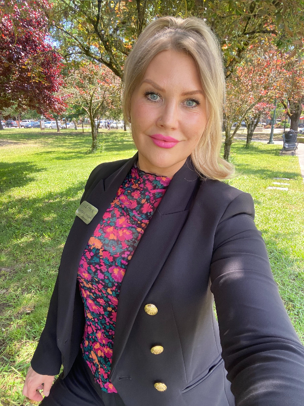 Aubrey Gingerich — Mobile Notary in Santa Rosa, CA