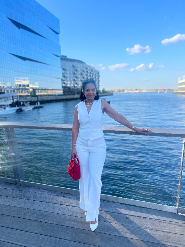 Noemí Lara — Mobile Notary in Milton, MA