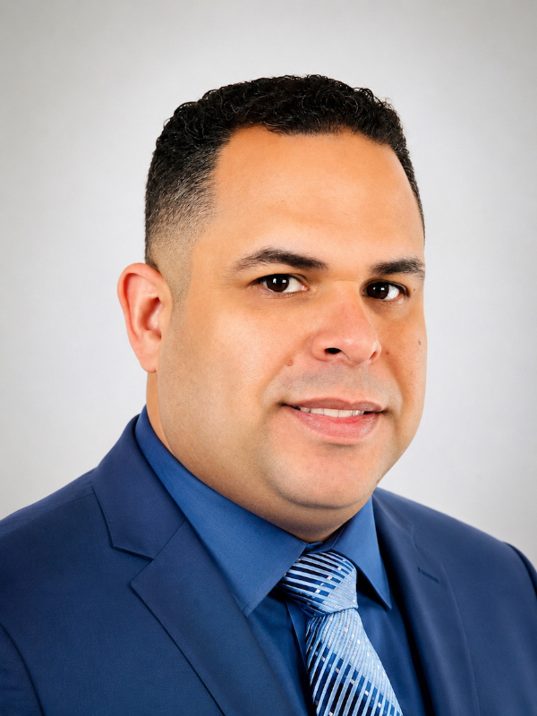 Johnny Reinoso — Mobile Notary in Philadelphia, PA